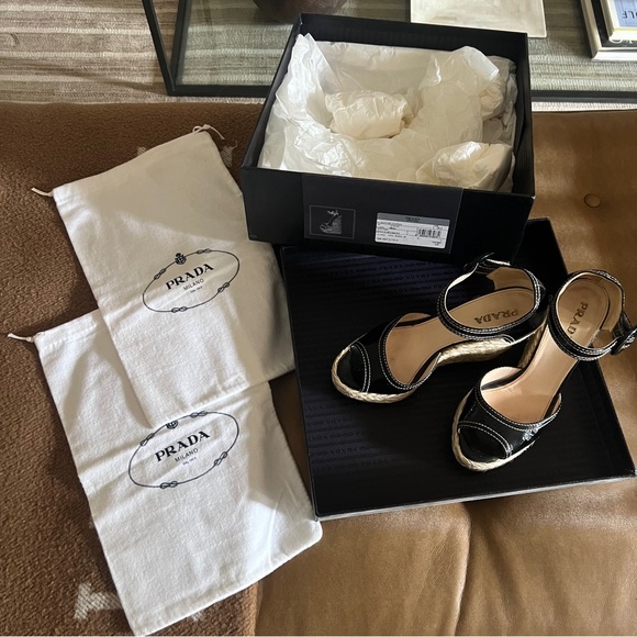 Prada Patent Leather Heels - Picture 2 of 9